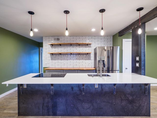 2302 East Side DR 28, Austin, TX 78704
