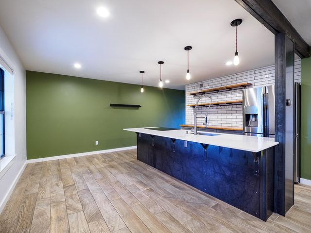 2302 East Side DR 28, Austin, TX 78704