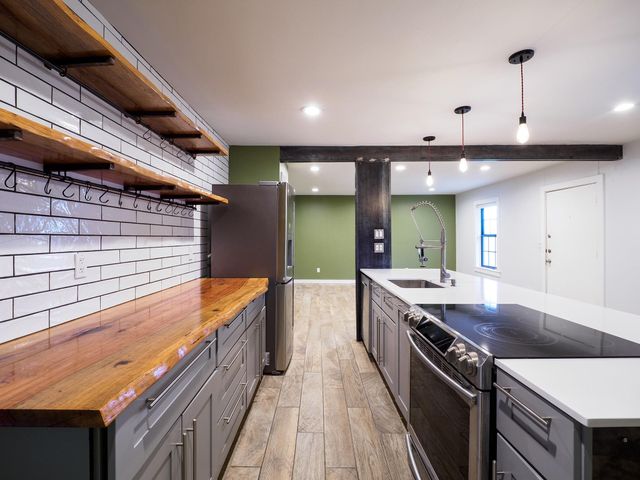 2302 East Side DR 28, Austin, TX 78704