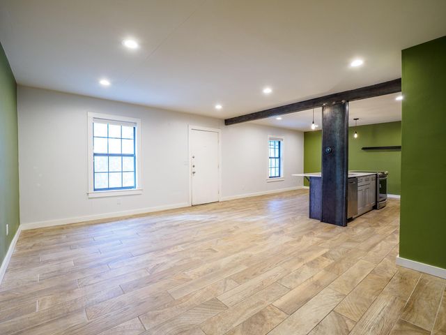 2302 East Side DR 28, Austin, TX 78704