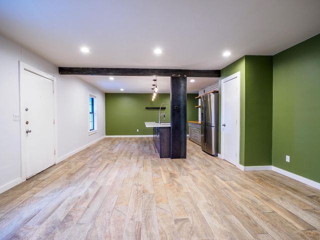 2302 East Side DR 28, Austin, TX 78704