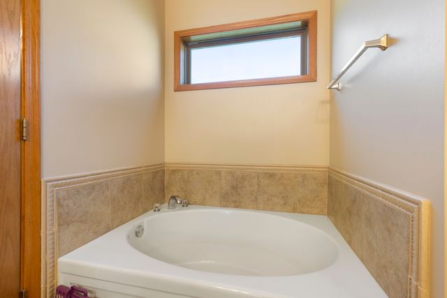 1512 Boulder Creek Court 1, Rockford, IL 61108