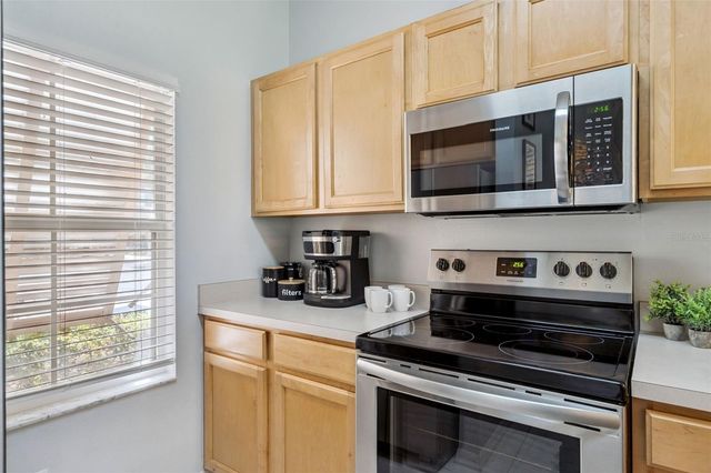 8498 CRYSTAL COVE LOOP, Kissimmee, FL 34747