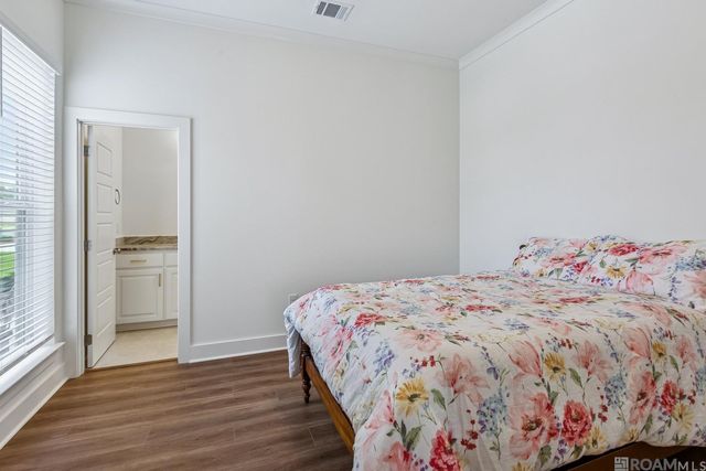9934 Oak Colony Dr, Baton Rouge, LA 70817