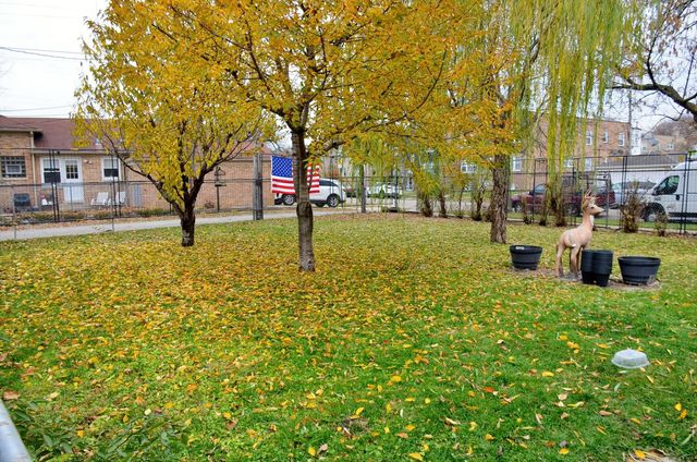 5239 N VIRGINIA Avenue, Chicago, IL 60625