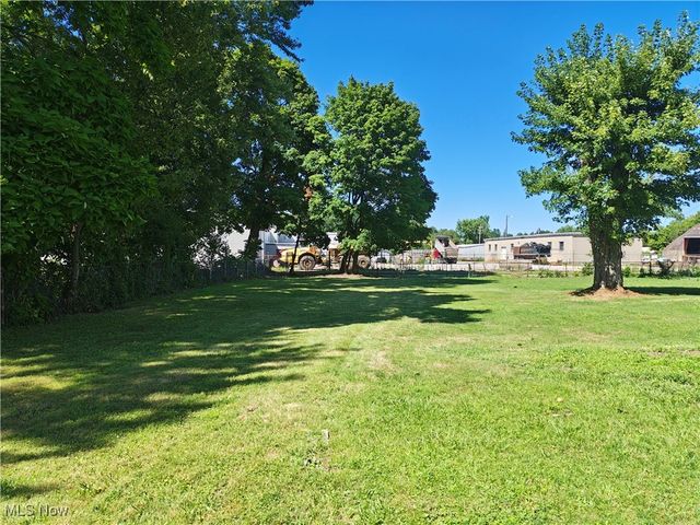 5611 Poplar Avenue, Ashtabula, OH 44004