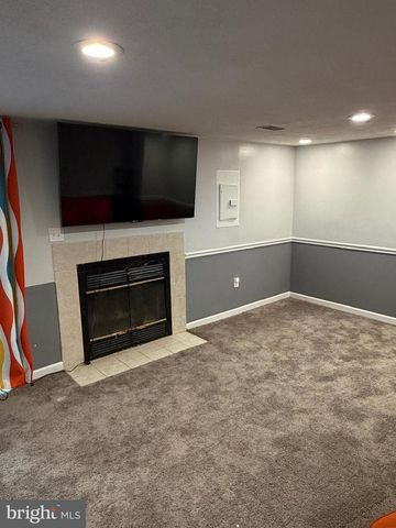 3530 WOOD CREEK DR, Suitland, MD 20746
