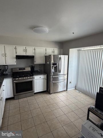 3530 WOOD CREEK DR, Suitland, MD 20746