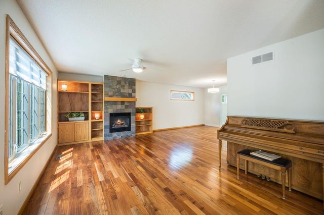 47 Eagle Ridge Trail, North Mankato, MN 56003