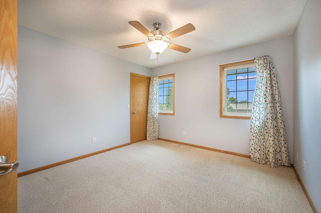 47 Eagle Ridge Trail, North Mankato, MN 56003