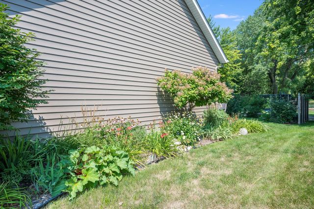 47 Eagle Ridge Trail, North Mankato, MN 56003