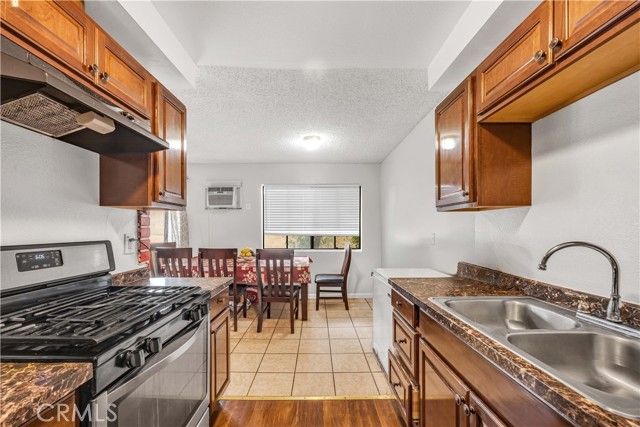 9054 Willis 21, Panorama City (los Angeles), CA 91402