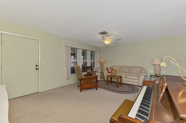 581 CROCUS ROAD, Venice, FL 34293