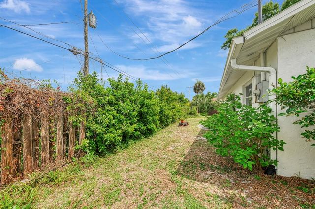 581 CROCUS ROAD, Venice, FL 34293