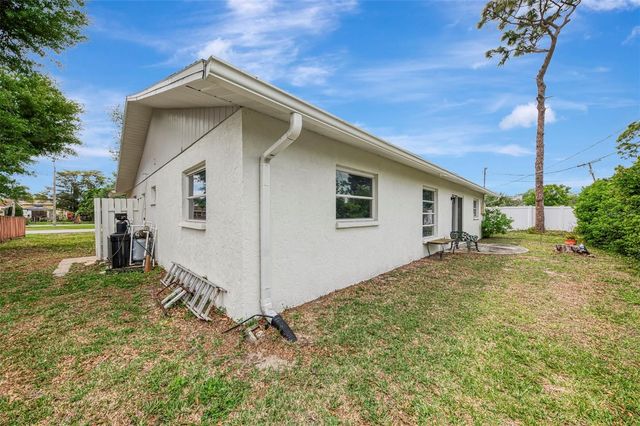 581 CROCUS ROAD, Venice, FL 34293