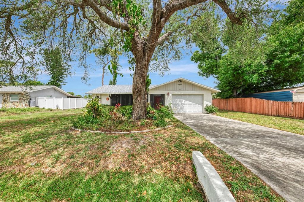 581 CROCUS ROAD, Venice, FL 34293