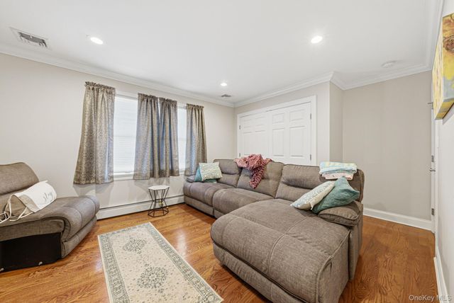 14 Jackson Place, Massapequa, NY 11758