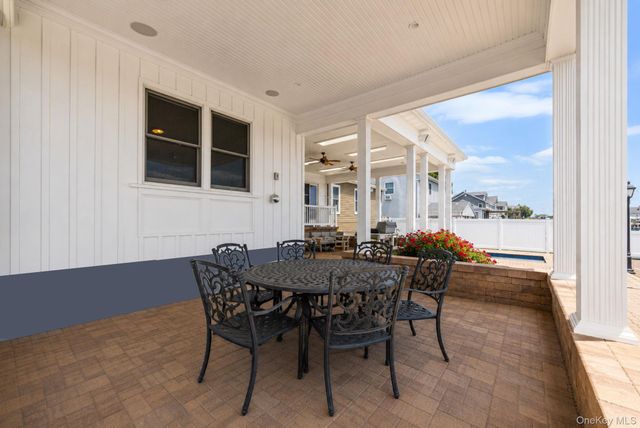 14 Jackson Place, Massapequa, NY 11758