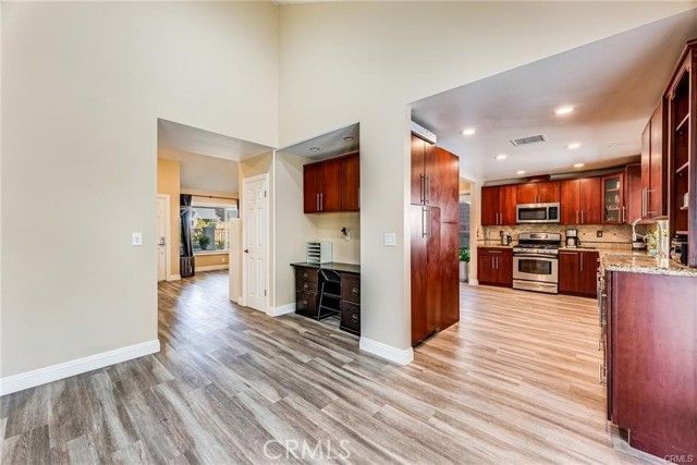 8380 Kentland, West Hills (los Angeles), CA 91304