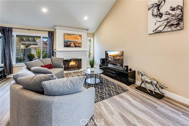 8380 Kentland, West Hills (los Angeles), CA 91304