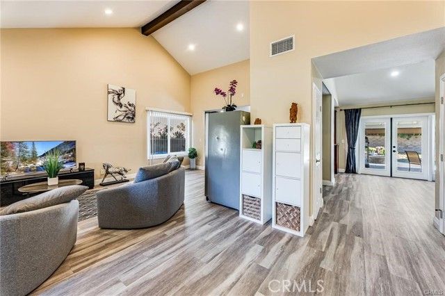 8380 Kentland, West Hills (los Angeles), CA 91304