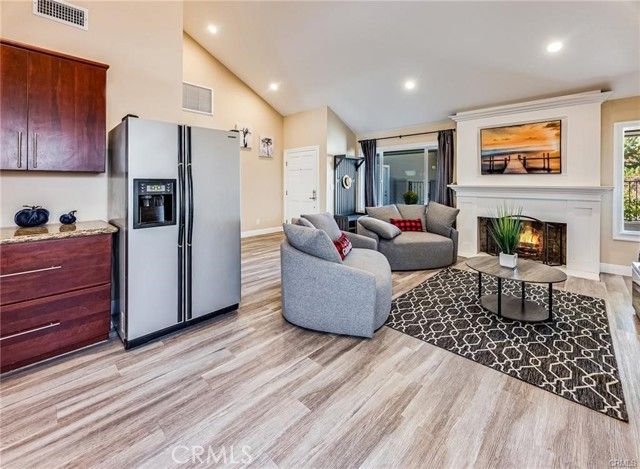 8380 Kentland, West Hills (los Angeles), CA 91304