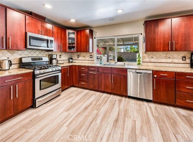 8380 Kentland, West Hills (los Angeles), CA 91304