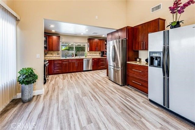 8380 Kentland, West Hills (los Angeles), CA 91304