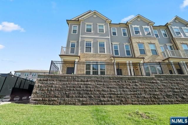 2 Arnold Drive 5301, Wood Ridge, NJ 07075