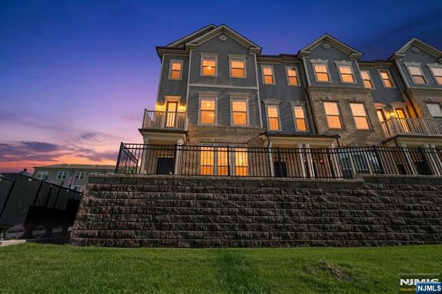 2 Arnold Drive 5301, Wood Ridge, NJ 07075