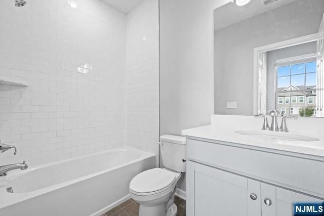 2 Arnold Drive 5301, Wood Ridge, NJ 07075