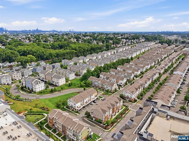 2 Arnold Drive 5301, Wood Ridge, NJ 07075