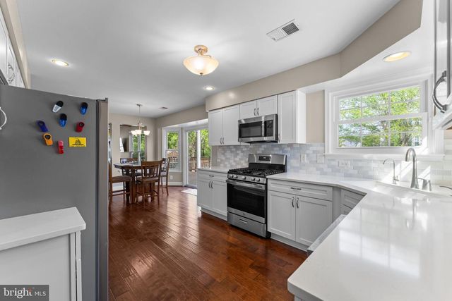 3035 WILDFLOWER DR, La Plata, MD 20646