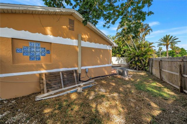 7901 CAUSEWAY BOULEVARD S, St Petersburg, FL 33707