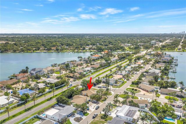 7901 CAUSEWAY BOULEVARD S, St Petersburg, FL 33707