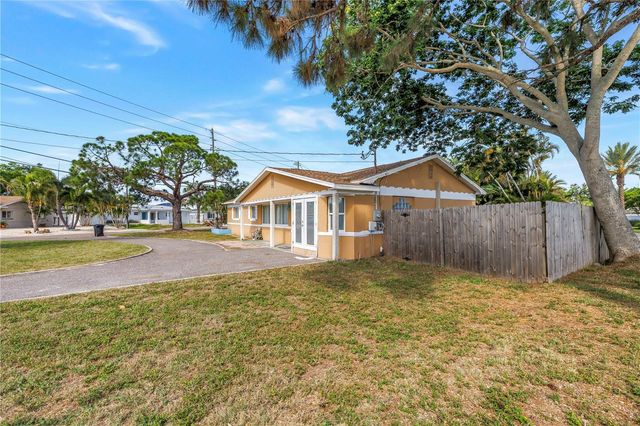 7901 CAUSEWAY BOULEVARD S, St Petersburg, FL 33707