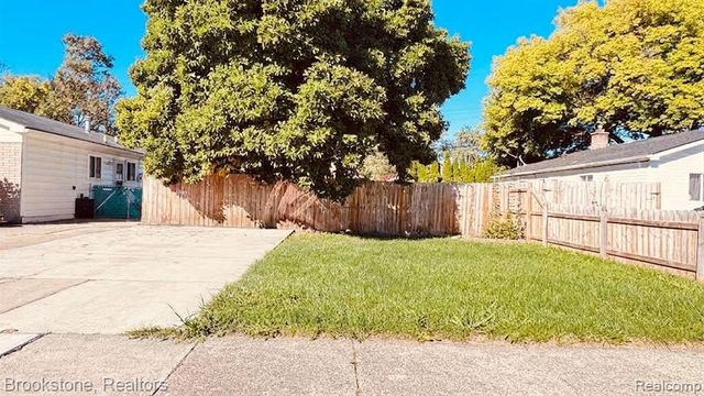23275 Stewart Avenue, Warren, MI 48089