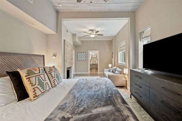 900 Deer Creek CIR, Dripping Springs, TX 78620