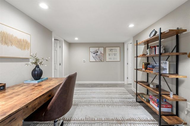 900 Deer Creek CIR, Dripping Springs, TX 78620