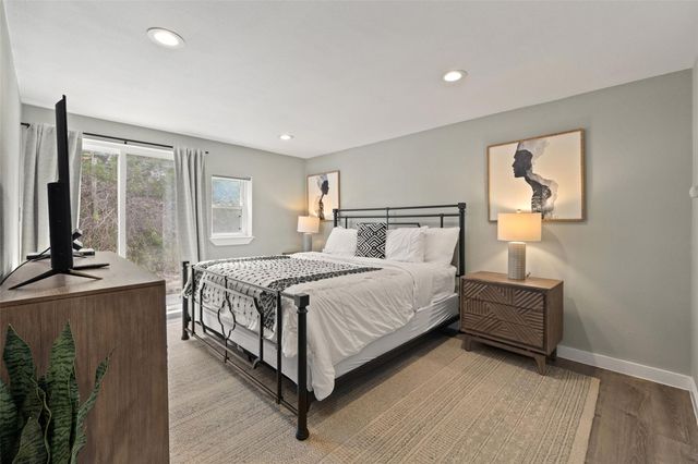 900 Deer Creek CIR, Dripping Springs, TX 78620