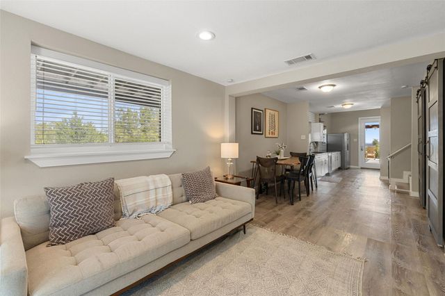 900 Deer Creek CIR, Dripping Springs, TX 78620