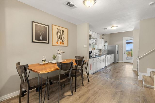 900 Deer Creek CIR, Dripping Springs, TX 78620