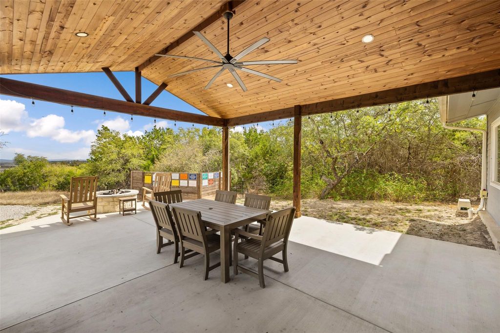 900 Deer Creek CIR, Dripping Springs, TX 78620