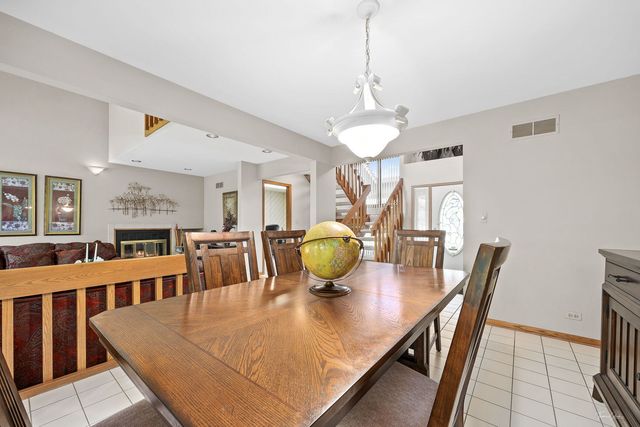 20 Geneva Court, Crete, IL 60417