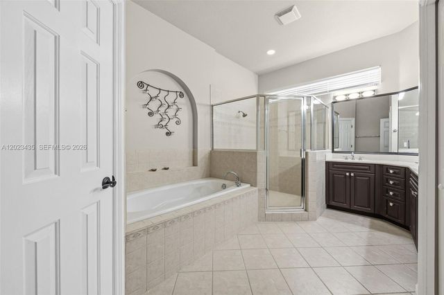 14832 Indigo Lakes Circle, Naples, FL 34119