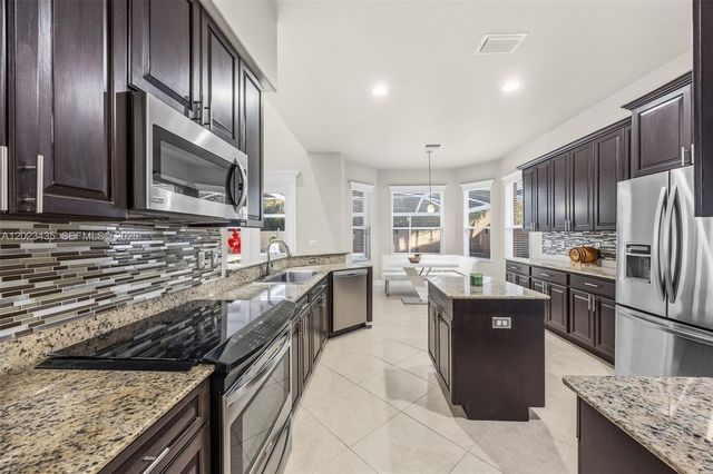 14832 Indigo Lakes Circle, Naples, FL 34119