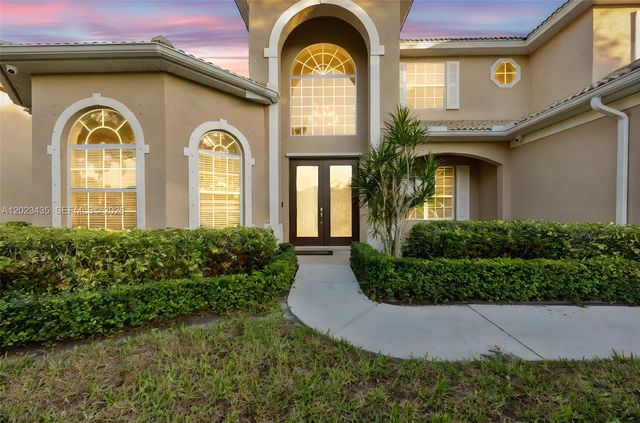 14832 Indigo Lakes Circle, Naples, FL 34119