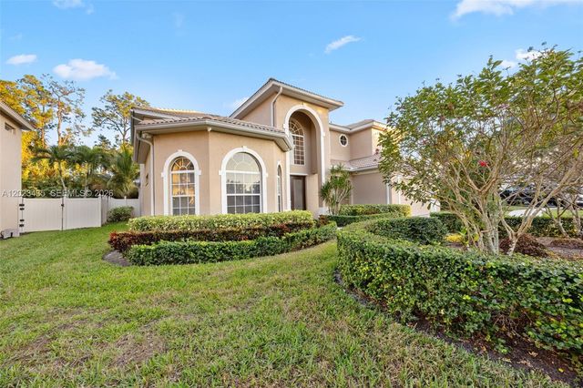 14832 Indigo Lakes Circle, Naples, FL 34119