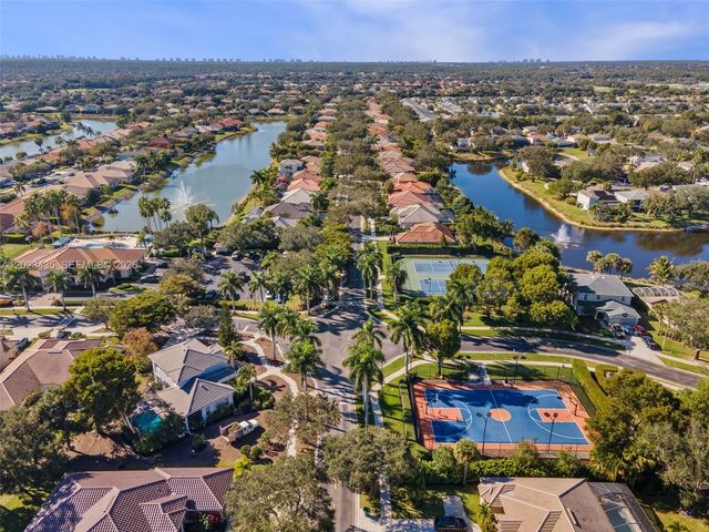14832 Indigo Lakes Circle, Naples, FL 34119