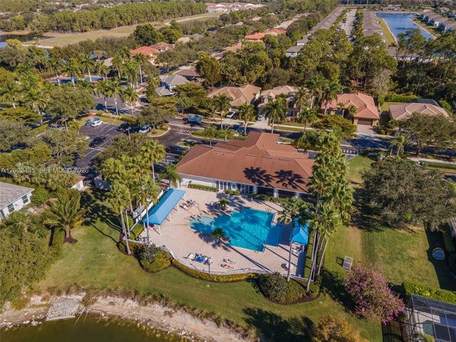 14832 Indigo Lakes Circle, Naples, FL 34119